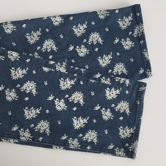 J CREW INDIGO FLORAL DENIM CROPPED MATCHSTICK JEANS, WOMEN'S WAIST: 30, $29 - Picture 3 of 8